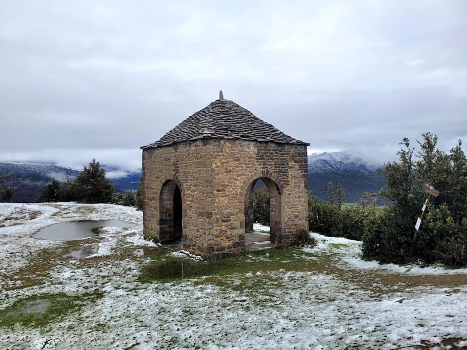 El Pajar De La Plaza Villa Guaso Luaran gambar